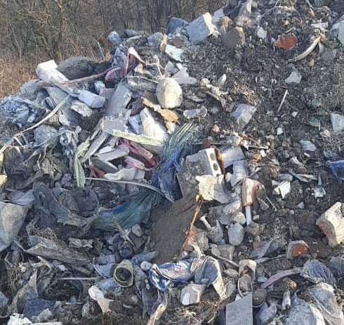 Kolejne podrzucone śmieci. Tym razem w Turowicach