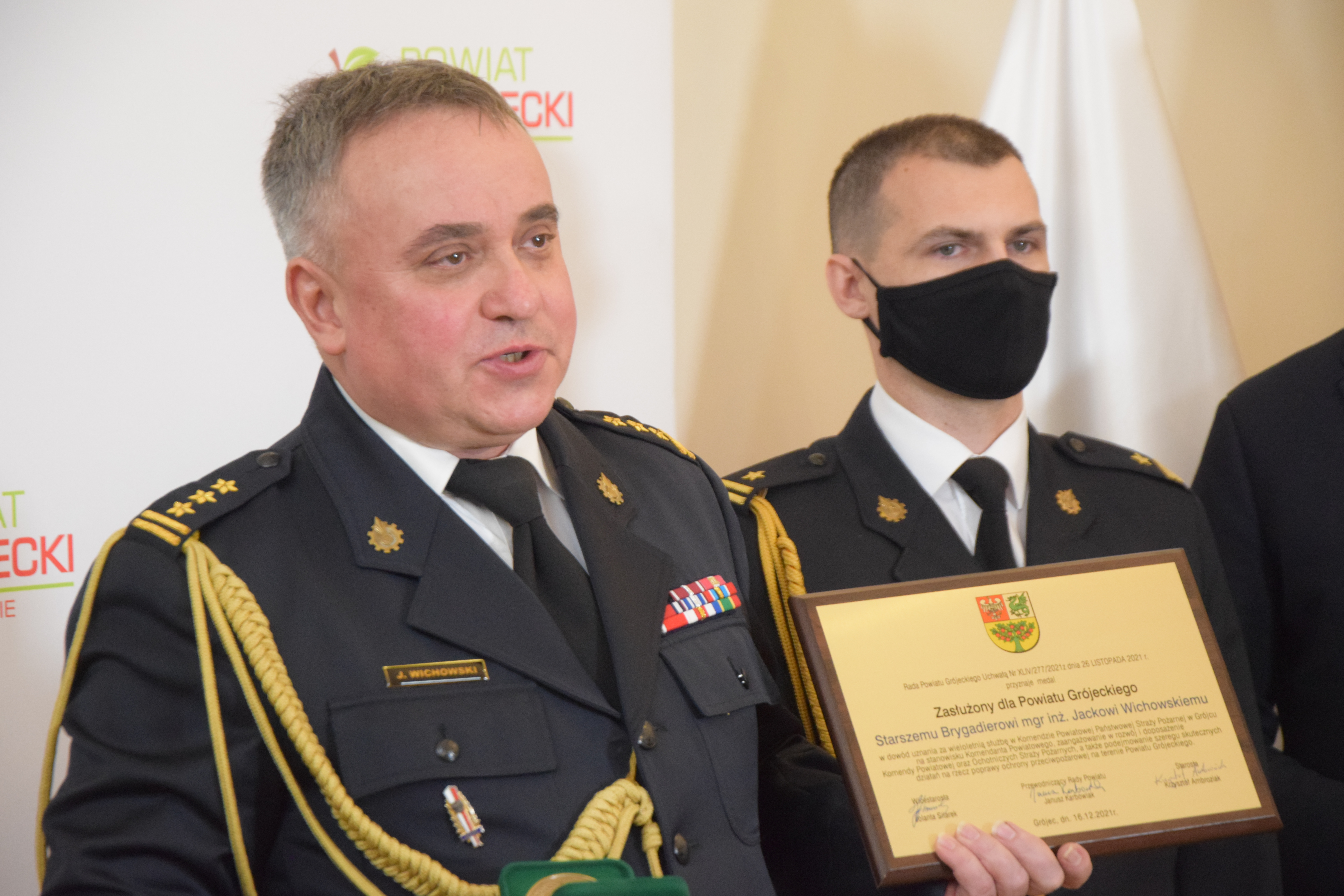 Starszy Brygadier Jacek Wichowski  odznaczony Medalem „Zasłużony dla Powiatu Grójeckiego”